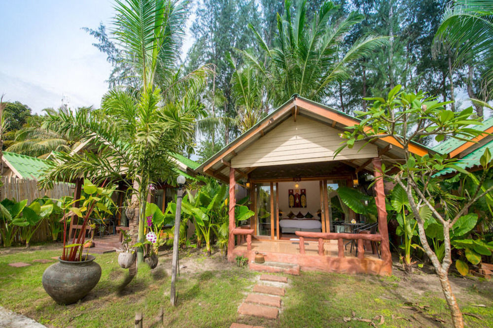 Mali Resort Pattaya Beach Koh Lipe Extérieur photo